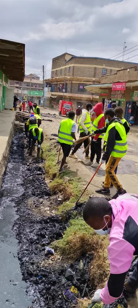 Boxers volunteering in Ongata Rongai